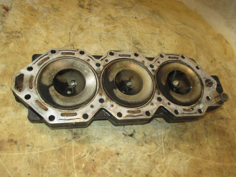 Evinrude Etec 150hp 2 stroke outboard starboard cylinder head (352179)