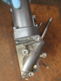 Load image into Gallery viewer, Yamaha 250hp 4.2L 4 stroke outboard tilt trim unit
