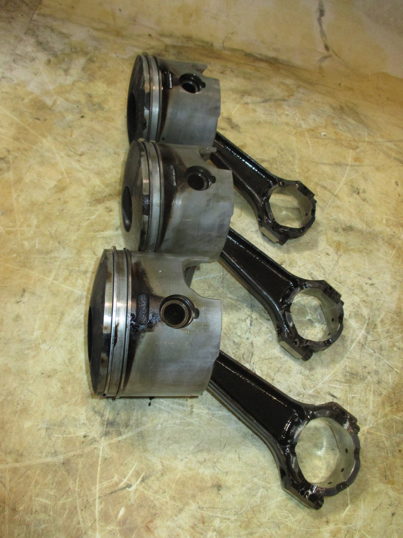 Evinrude Etec 150hp 2 stroke outboard starboard piston and rod set of 3