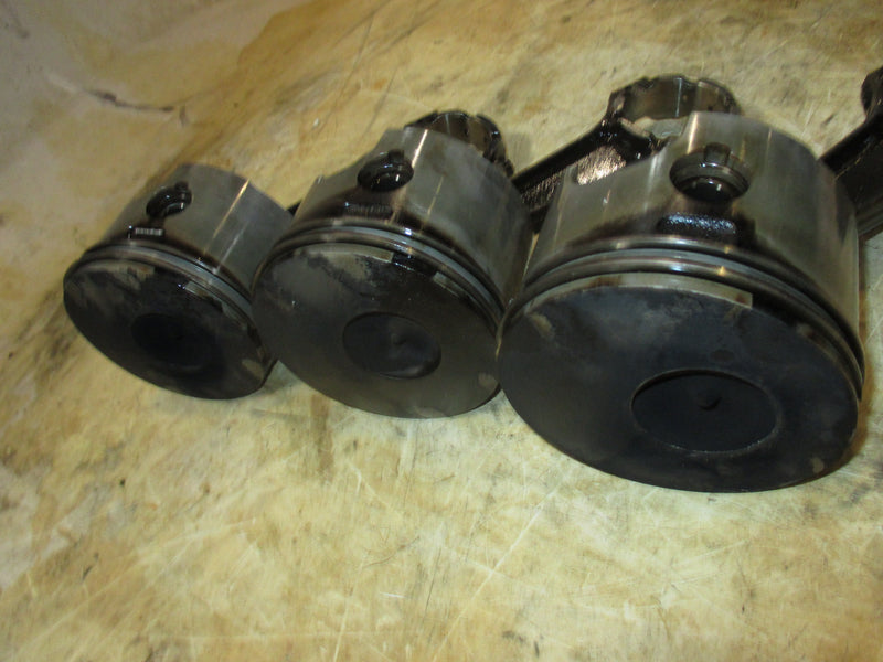 Evinrude Etec 150hp 2 stroke outboard starboard piston and rod set of 3