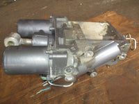 Load image into Gallery viewer, Yamaha 250hp 4.2L 4 stroke outboard tilt trim unit
