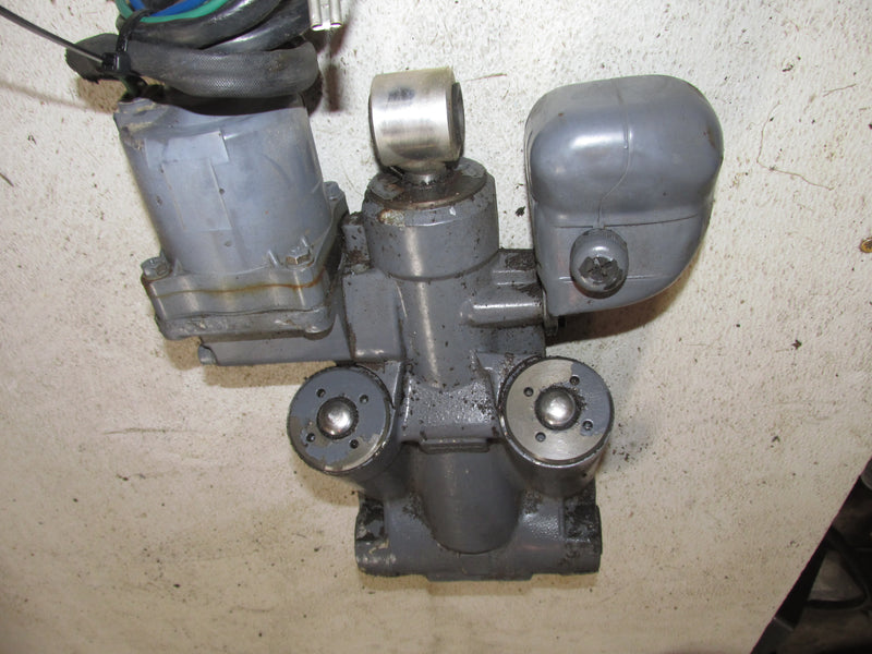 Honda BF75A 75hp Outboard Tilt Trim Unit (56000-ZW1-706)