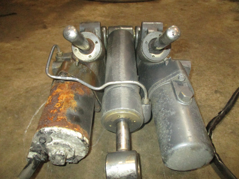 Yamaha 225hp 2 stroke OX66 outboard tilt trim unit