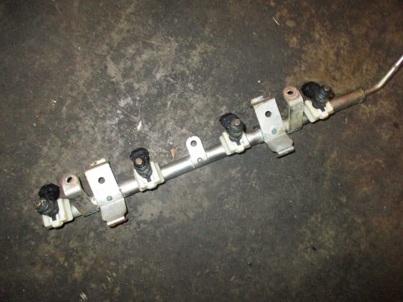 Yamaha 350hp 4 stroke outboard fuel rail w/ 4 injectors