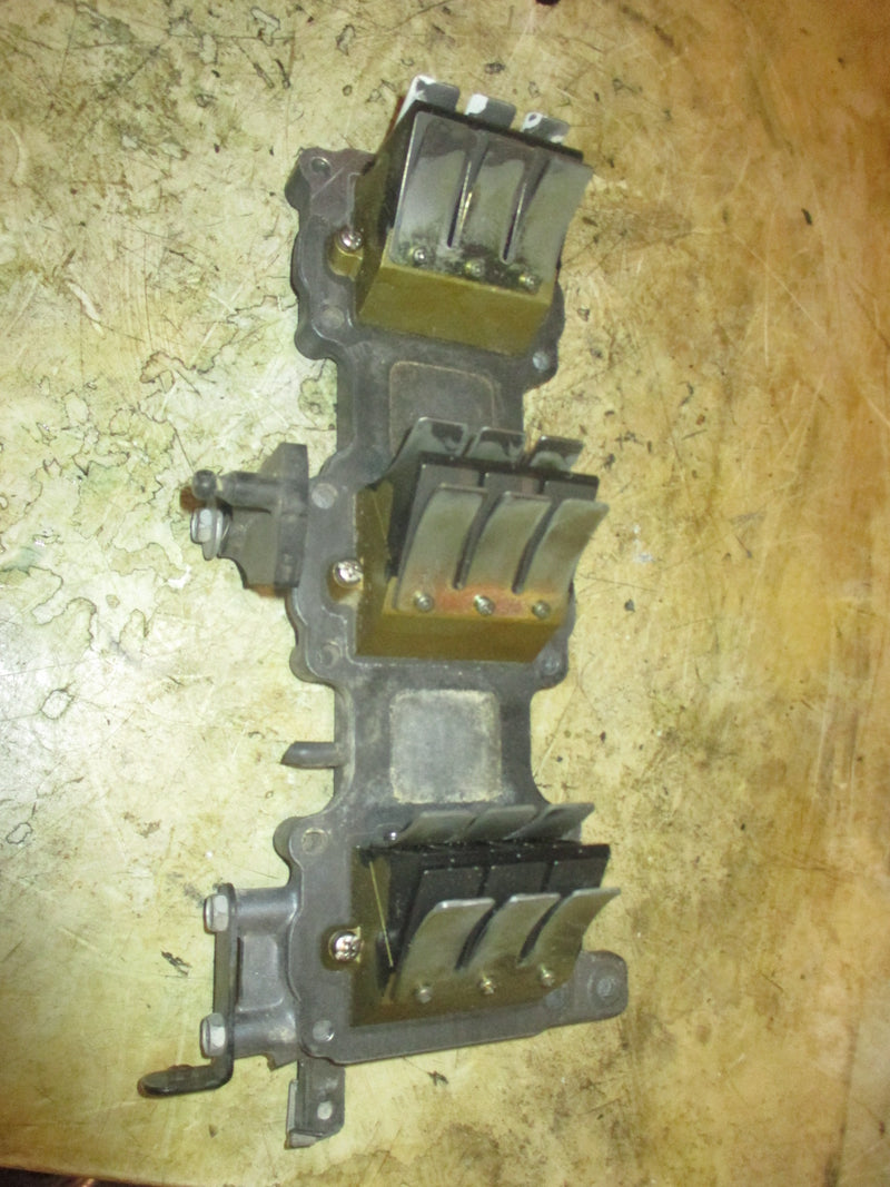Yamaha 90hp 2 stroke outboard intake manifold and reeds (688-13610-00)