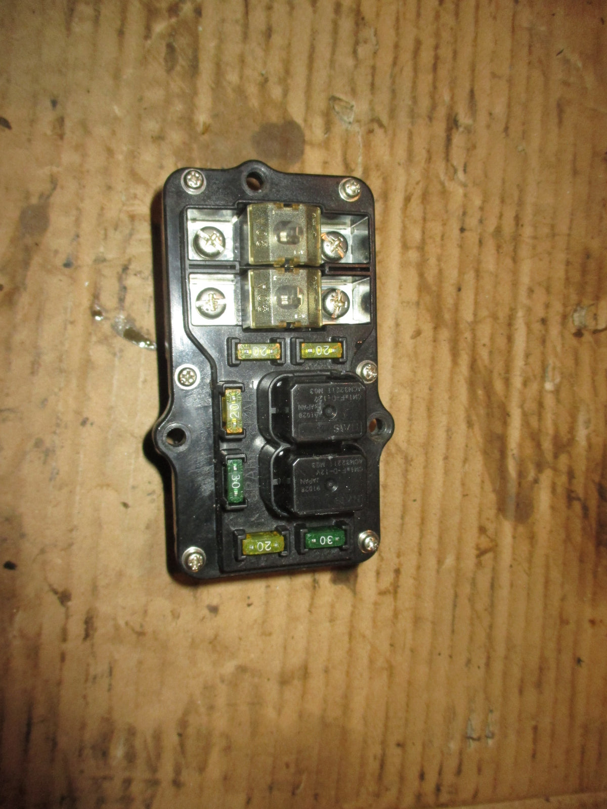 Yamaha 200hp HPDI outboard fuse box (68F-82170-01-00)