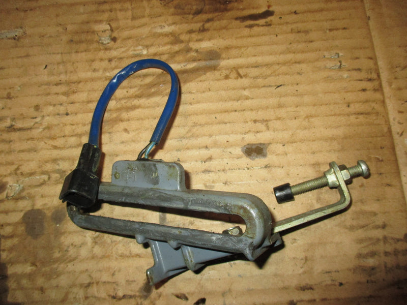 Yamaha 200hp HPDI outboard neutral switch and bracket (68F-8259F-00)