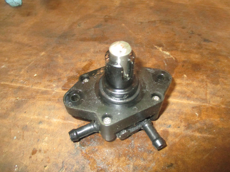 Johnson/ Suzuki 140hp 4 stroke outboard fuel pump (15100-90J10)