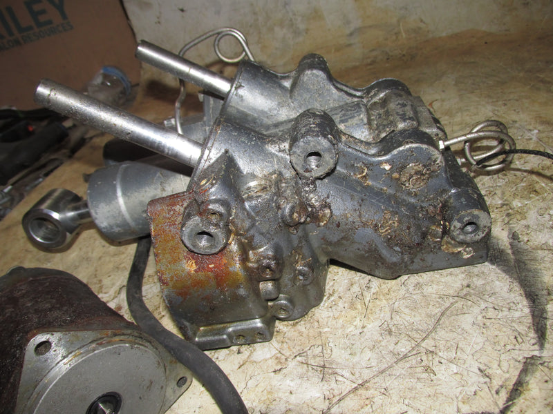 Yamaha 130hp 2 Stroke Outboard Tilt Trim Unit (Parts Only) (6G5-43800-05-EK)