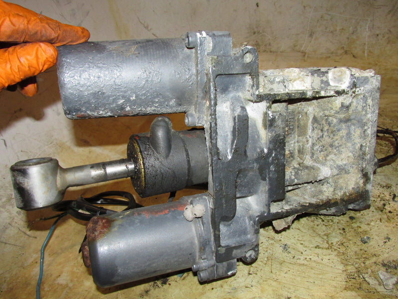 Yamaha 225hp 4 Stroke Outboard Tilt Trim Unit (69J-43800-01)