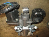 Load image into Gallery viewer, Suzuki DF140-175 140-175hp outboard SHOWA tilt trim unit #1
