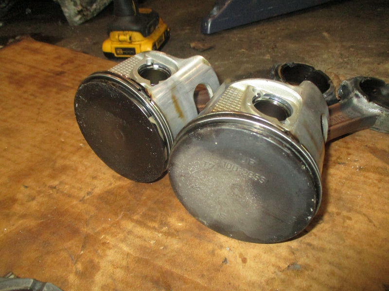 Yamaha 225hp 2 stroke OX66 outboard starboard piston and rod set of 2 (100-285P)