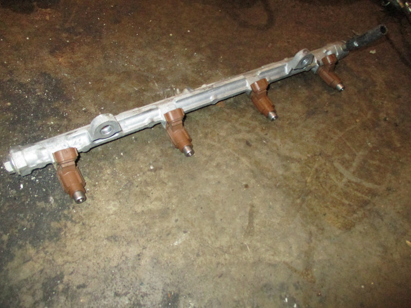 Suzuki DF175 outboard fuel rail and injector set (15751-96J00)