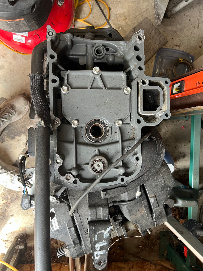 Suzuki DF90A 90hp outboard 25" shaft midsection