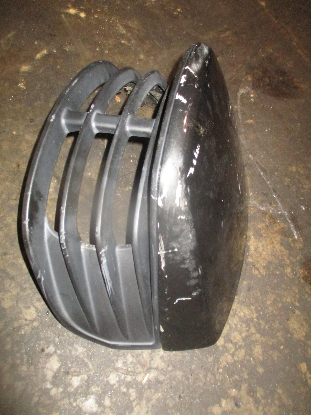 Suzuki DF175 outboard top of the top cowling