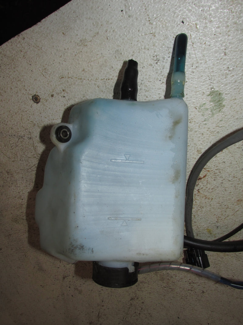 Yamaha 200hp V6 2 Stroke Outboard Oil Tank and Sensor (6e5-21708-06-00)