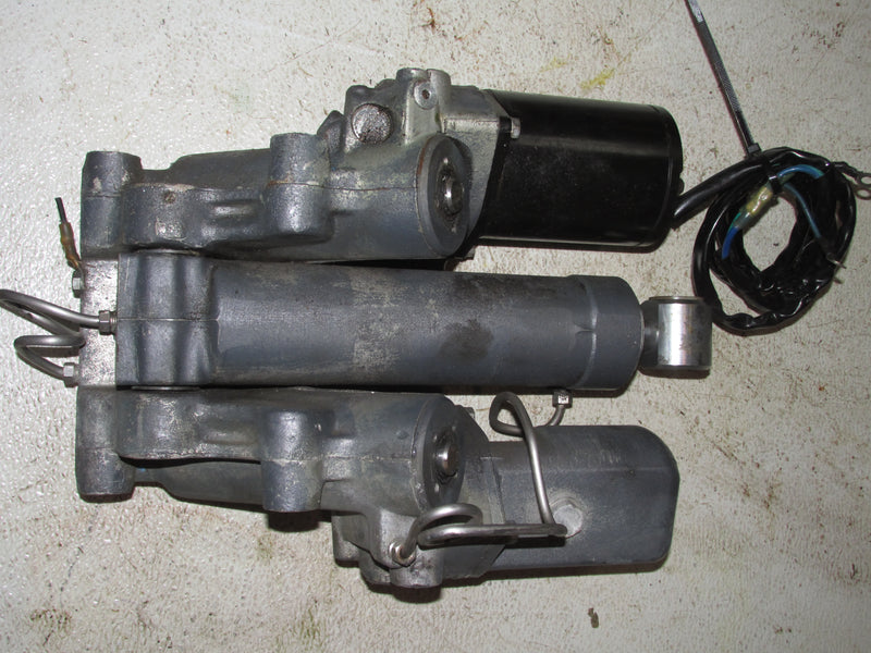 Yamaha 200hp V6 2 Stroke Outboard Tilt Trim Unit (6G5-43800-05-4D)