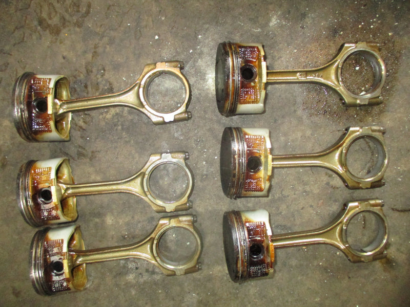 Honda BF225A outboard piston and rod set (13101-ZY3-A00)