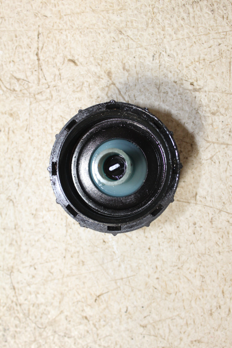 Suzuki DT115 115HP 2 Stroke Outboard Oil Tank Cap (69200-94510)