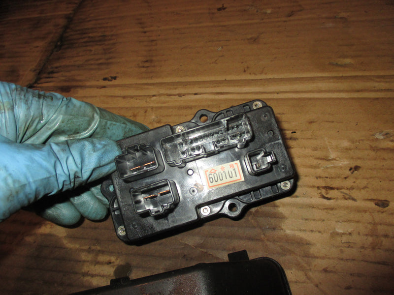 Yamaha 200hp HPDI outboard fuse box (68F-82170-01)