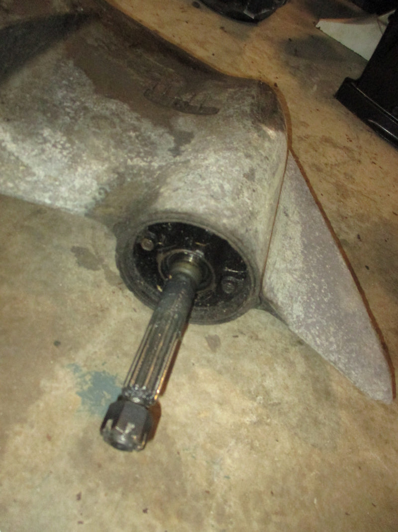 Yamaha 225hp 4 stroke outboard 30 inch shaft lower unit (PARTS)