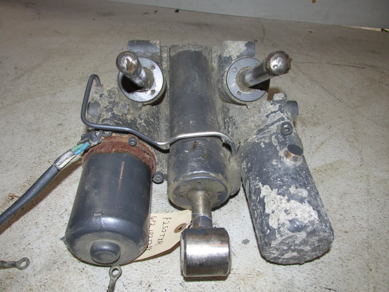 Yamaha 250hp 3.3L 4 Stroke Outboard Tilt Trim Unit