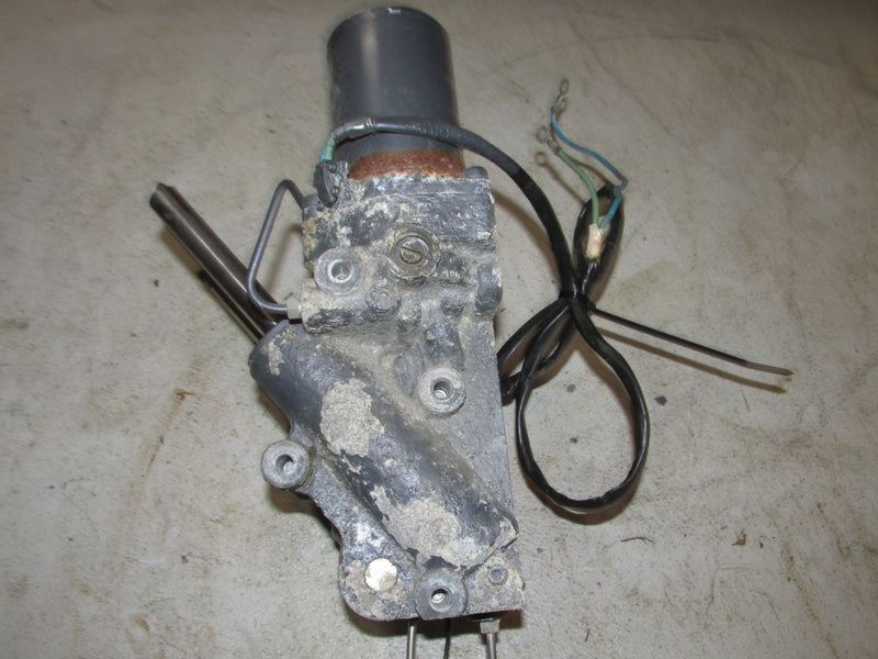 Yamaha 250hp 3.3L 4 Stroke Outboard Tilt Trim Unit