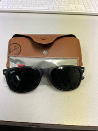 Load image into Gallery viewer, Ray Ban Sunglasses New Wayfarer 0RB2132 BRAND NEW
