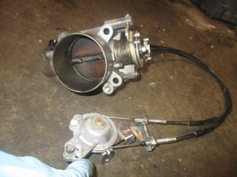 Suzuki DF175 outboard throttle body and sensor (13300-96J00)