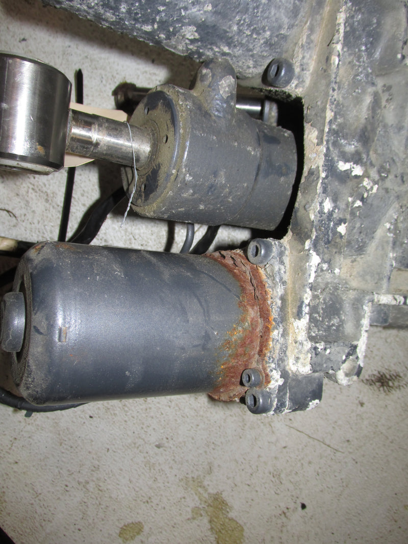 Yamaha 250hp 3.3L 4 Stroke Outboard Tilt Trim Unit