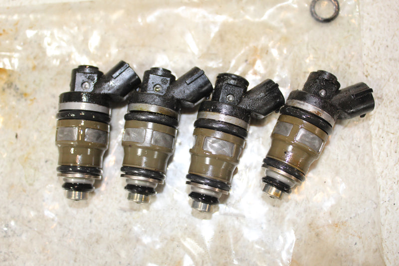 Suzuki DT140 140hp Outboard Fuel Injector Set (15710-94900)