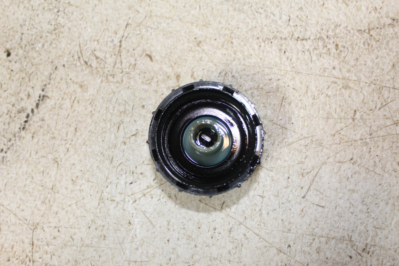 Suzuki DT140 140hp Outboard Oil Tank Cap (69200-94510)