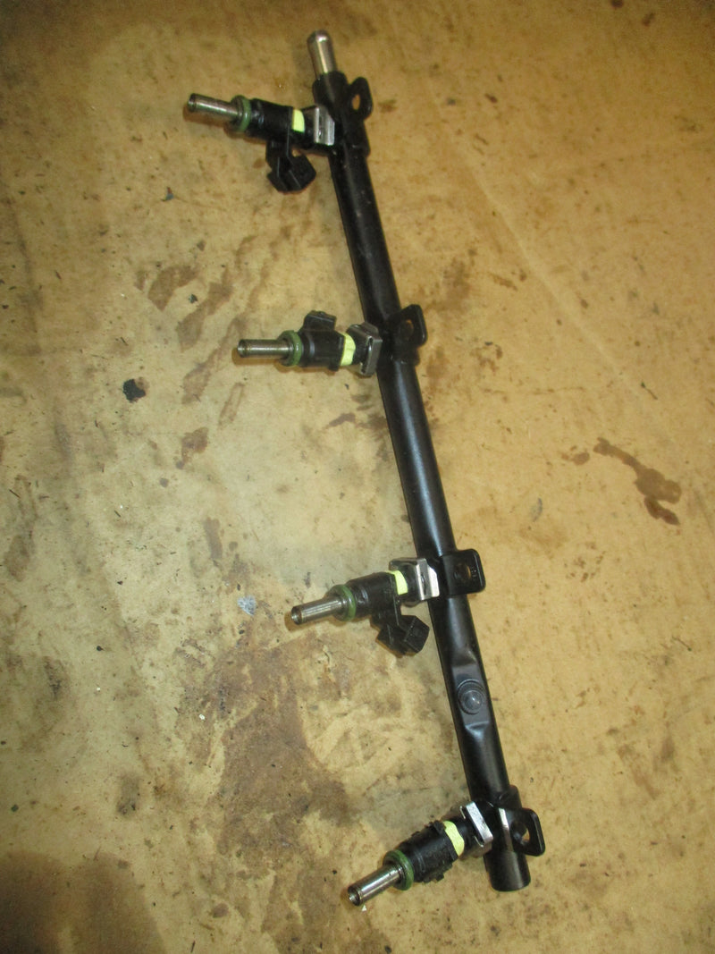 Mercury 115hp 4 stroke outboard fuel rail and injector set 8M0080425