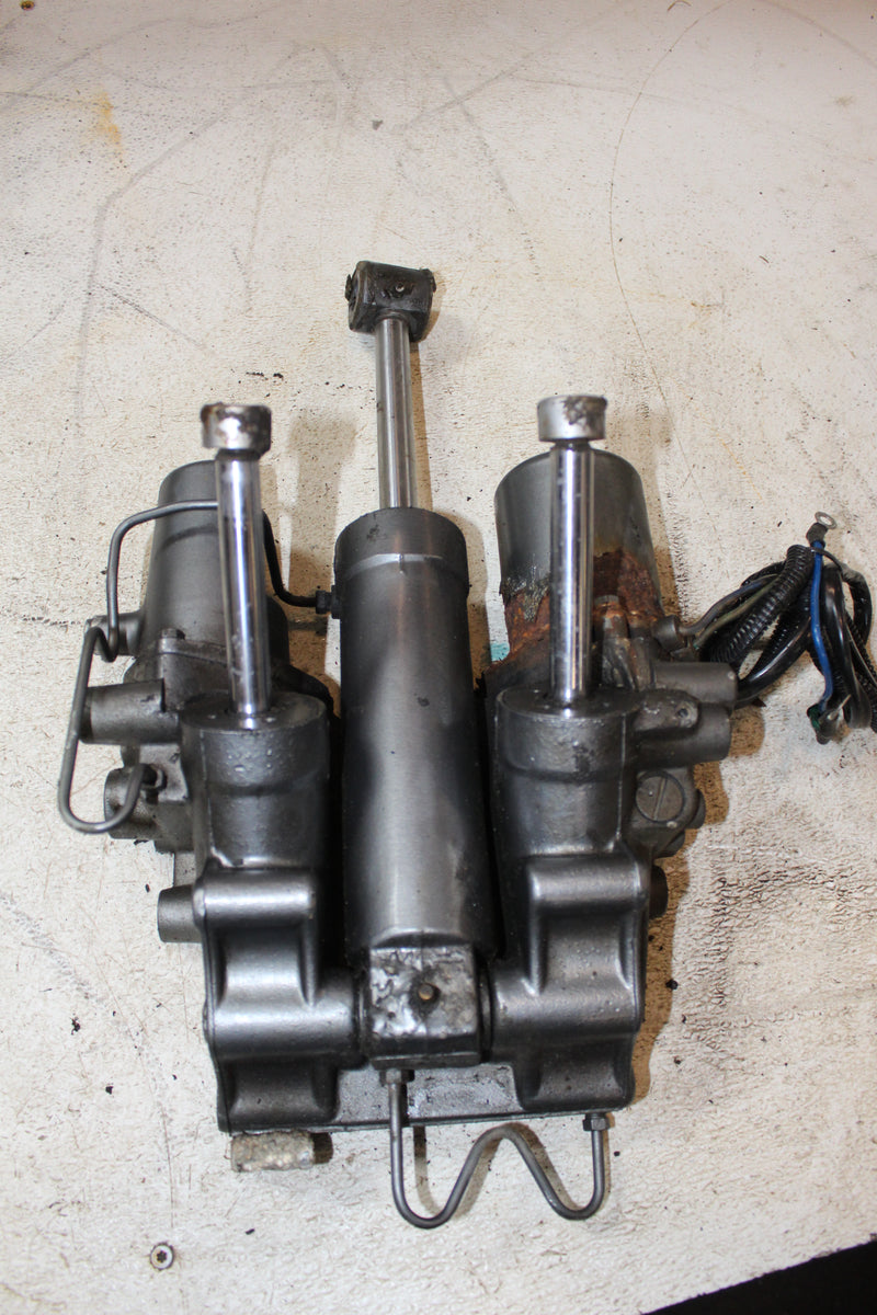 Suzuki DT200 200hp Outboard Tilt Trim Unit