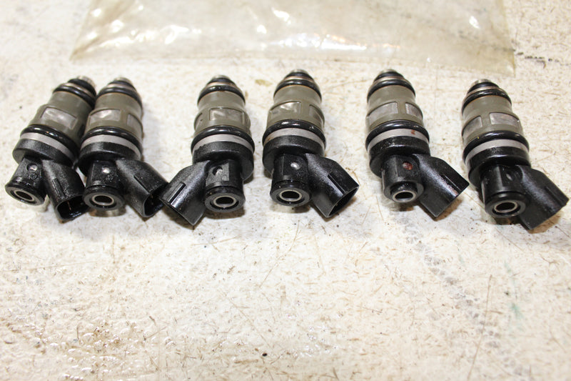 Suzuki DT200 200hp Outboard Fuel Injector Set (15710-94900)