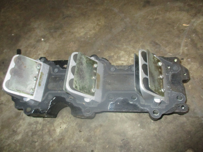 Johnson 70hp 2 stroke intake manifold w/ reeds (434126)
