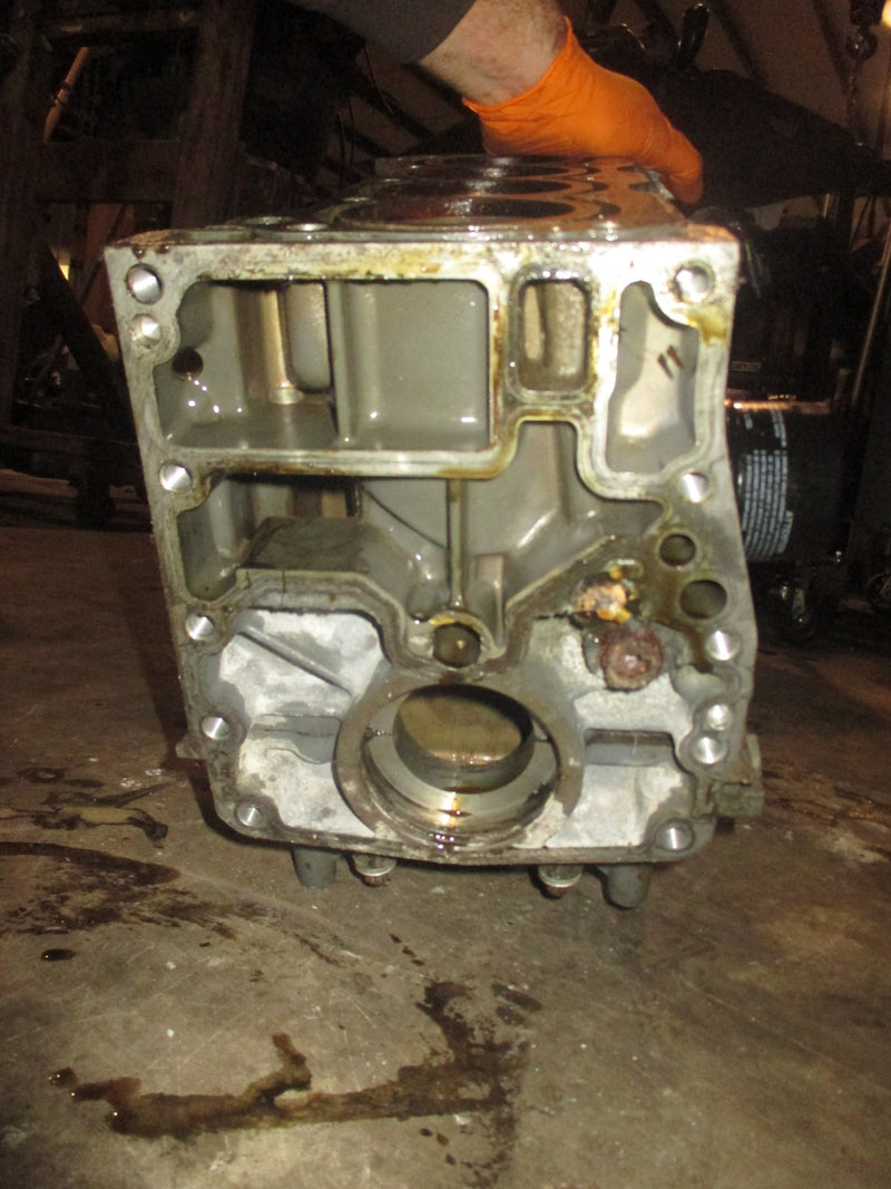 Suzuki DF70 70hp 4 stroke outboard Crankcase Block