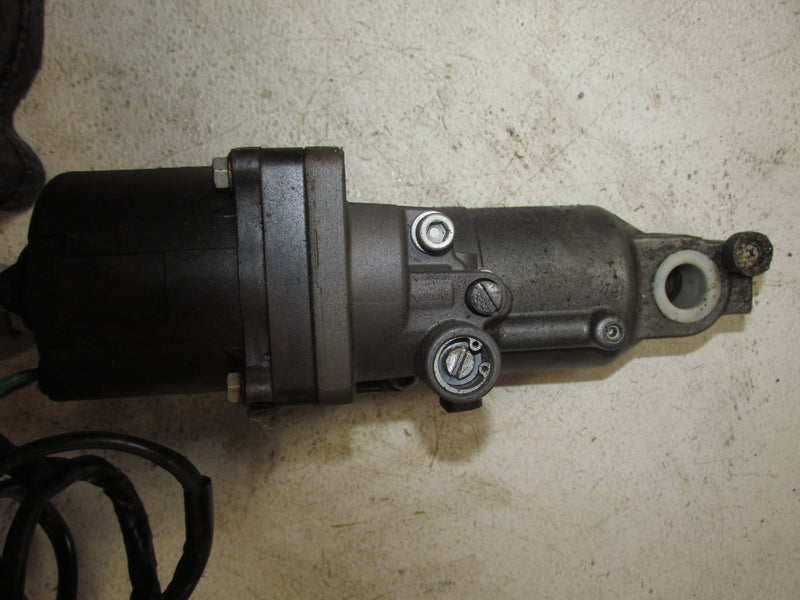 Suzuki DF70 70hp Outboard Tilt Trim Unit