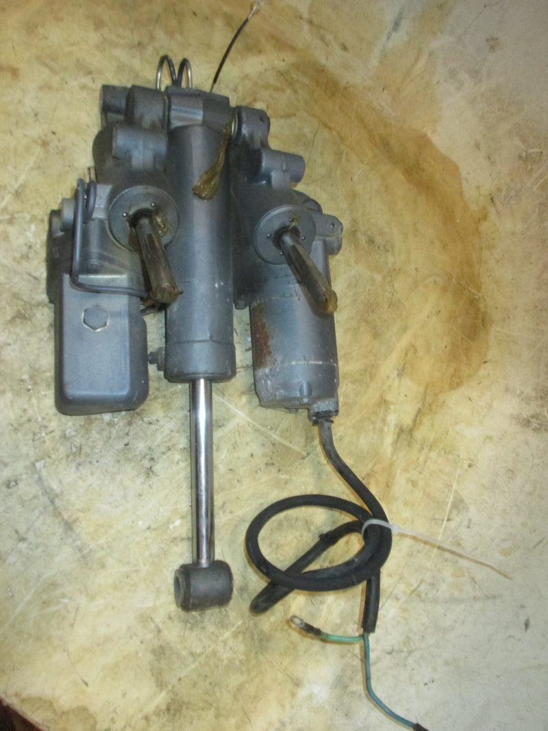 Yamaha 150hp 2 Stroke outboard Tilt Trim Unit