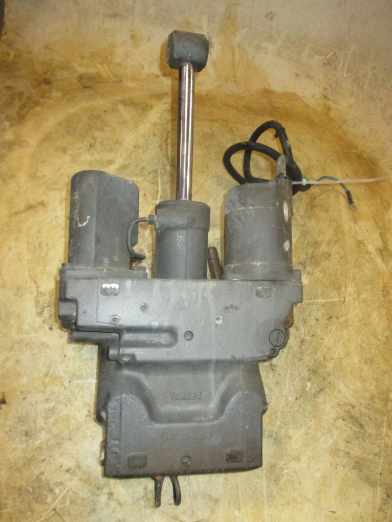 Yamaha 150hp 2 Stroke outboard Tilt Trim Unit