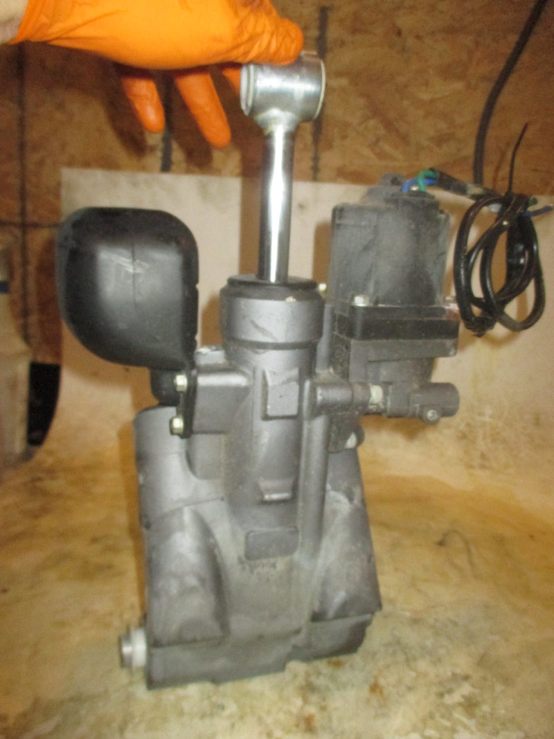 Suzuki DF140 140hp 4 Stroke Outboard Tilt Trim Unit (48641-96J01)