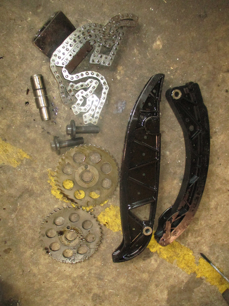 Mercury 275hp Verado 4 stroke outboard timing chain and guides (880559/880557)