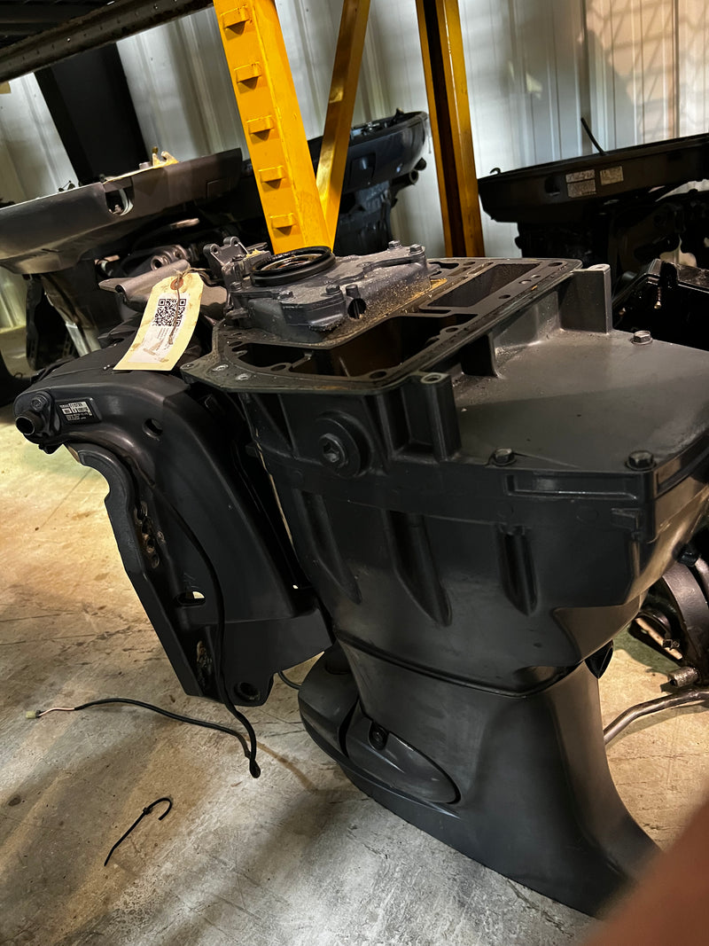 Yamaha 115hp 4 stroke outboard 25" midsection