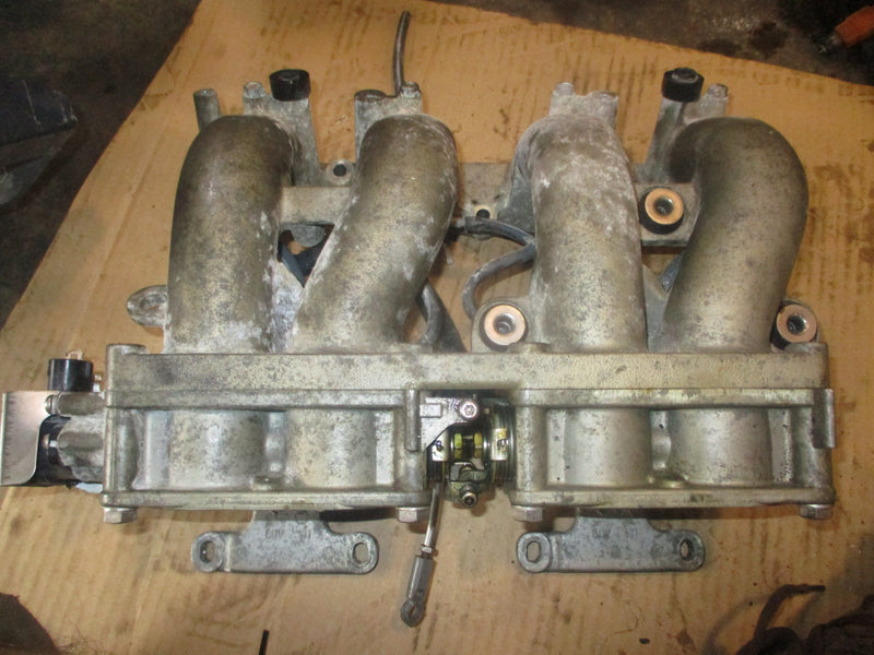 Yamaha 115hp 4 stroke outboard throttle body/ intake manifold (68V-13751-01-00)