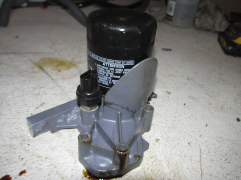 Yamaha 250hp 3.3L Outboard Oil Filter connector/Pressure Sensor