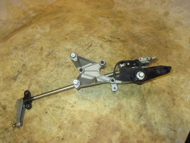 Yamaha 3.3L 225hp 4 stroke outboard throttle bracket (69J-41661-00-94)