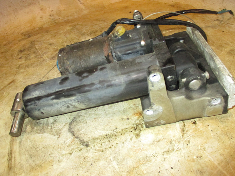 Mercury 115hp 2 stroke outboard tilt trim unit