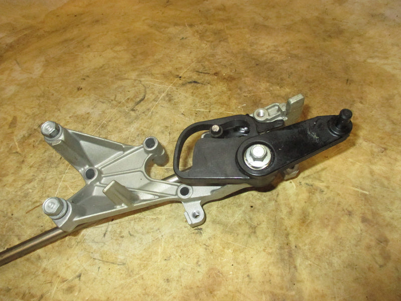 Yamaha 3.3L 225hp 4 stroke outboard throttle bracket (69J-41661-00-94)