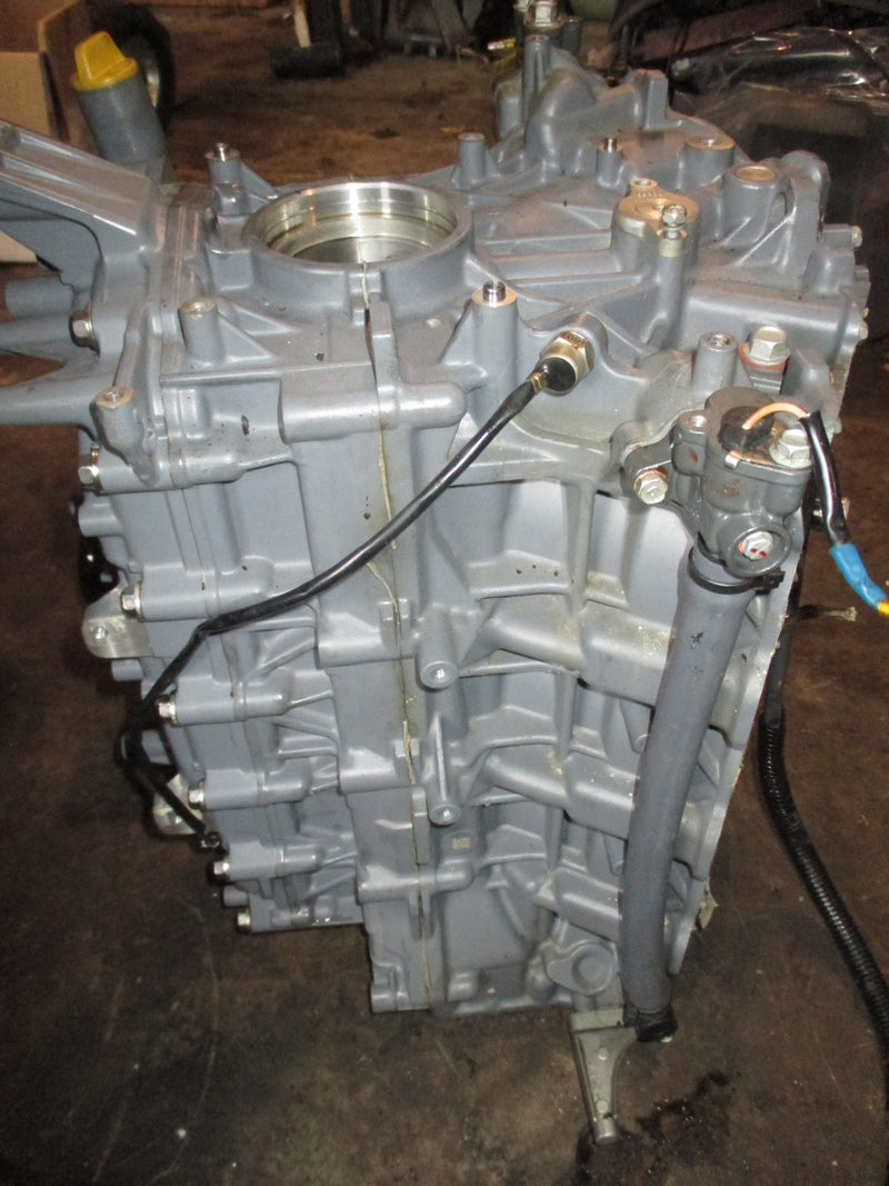 Yamaha 3.3L 225hp 4 stroke outboard crankcase block