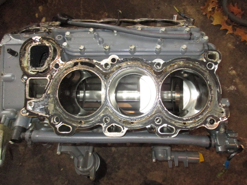Yamaha 3.3L 225hp 4 stroke outboard crankcase block